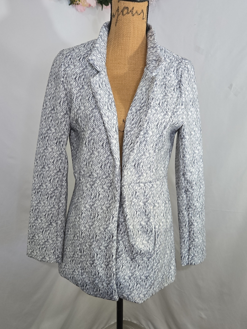 Womans Textured Knit Blazer Jacket in White & Blue
